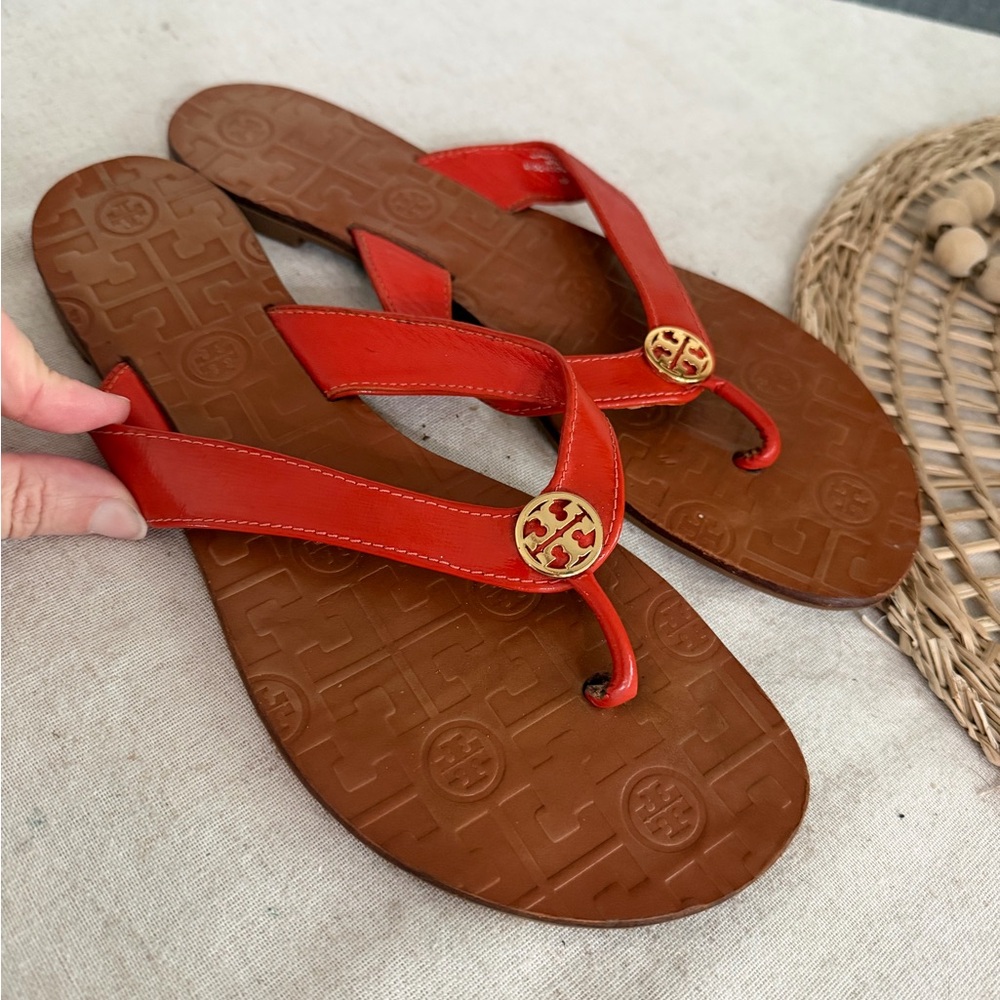 Tory Burch THORA RED ORANGE Patent Leather Thong Flip Flops Sandals Sz 9/8.5